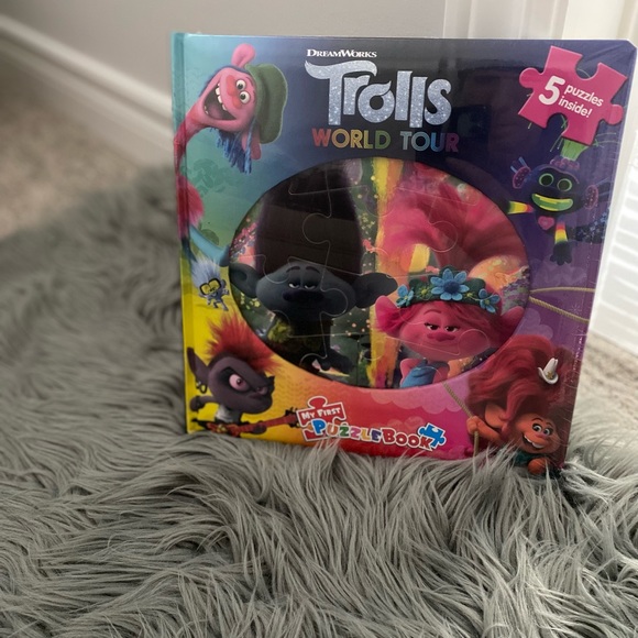 Trolls Puzzle Book - Picture 1 of 2